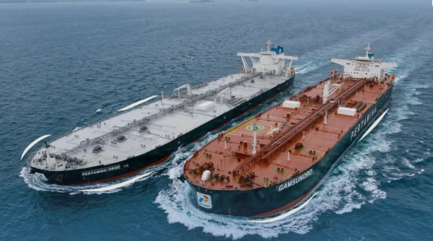 Sudah Hampir 2 Bulan Dua Kapal Tanker Pertamina Tertahan di Selat Hormuz